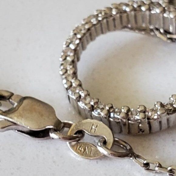 14k White Gold Diamond Infinity Love Circle Pendant Necklace 0.81TCW, 16in - Picture 4 of 5